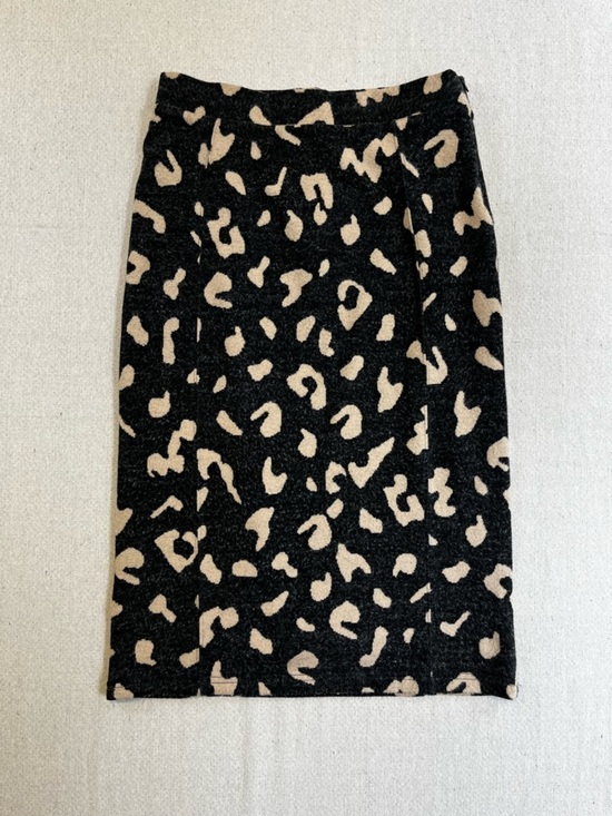 Anthropologie Dresses & Skirts - Anthropologie Black and Cream Leopard-Print Pencil Skirt